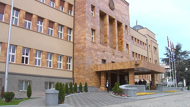 Изборниот законик останува заглавен во собраниските лавиринти
