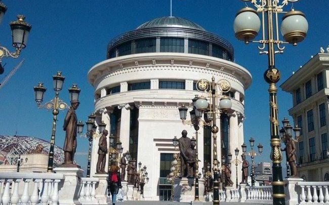 ЈА УБИЛ СОПРУГАТА И ЈА ПОКРИЛ СО ГРАНКИ, ПА ЛАЖЕЛ ДЕКА МУ СЕ ЈАВИЛА НА СОН ЗА ДА ЈА СПАСИ