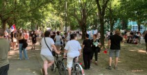 „Сè започна тука“: Студентски протест во Нови Сад, поставени штандови пред главниот дел од програмата
