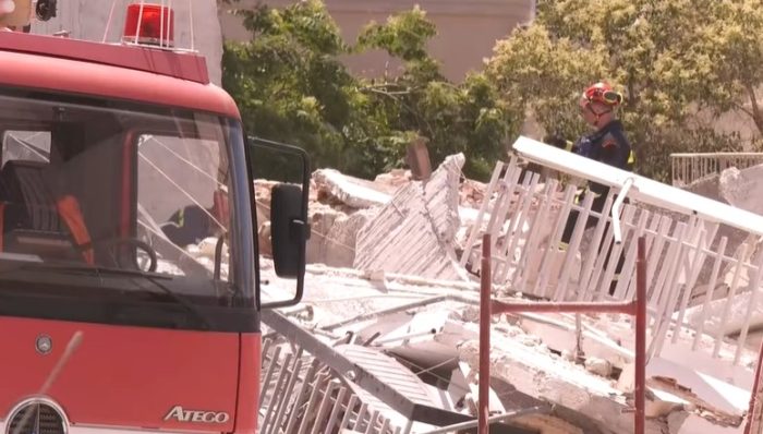 ВИДЕО: УЖАС ВО АТИНА – Се урна зграда, потрага по заробените