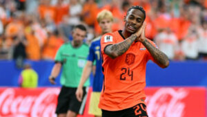 Холандија ја победи Шведска со 5-1