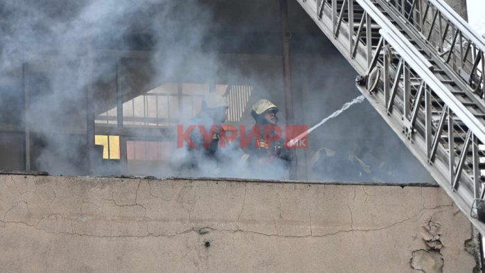 Повреден пожарникар при гаснење пожар во Визбегово
