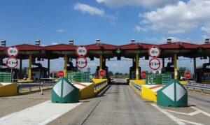 Поради нетрпение ја нападна колешката на наплатна станица – Петровац
