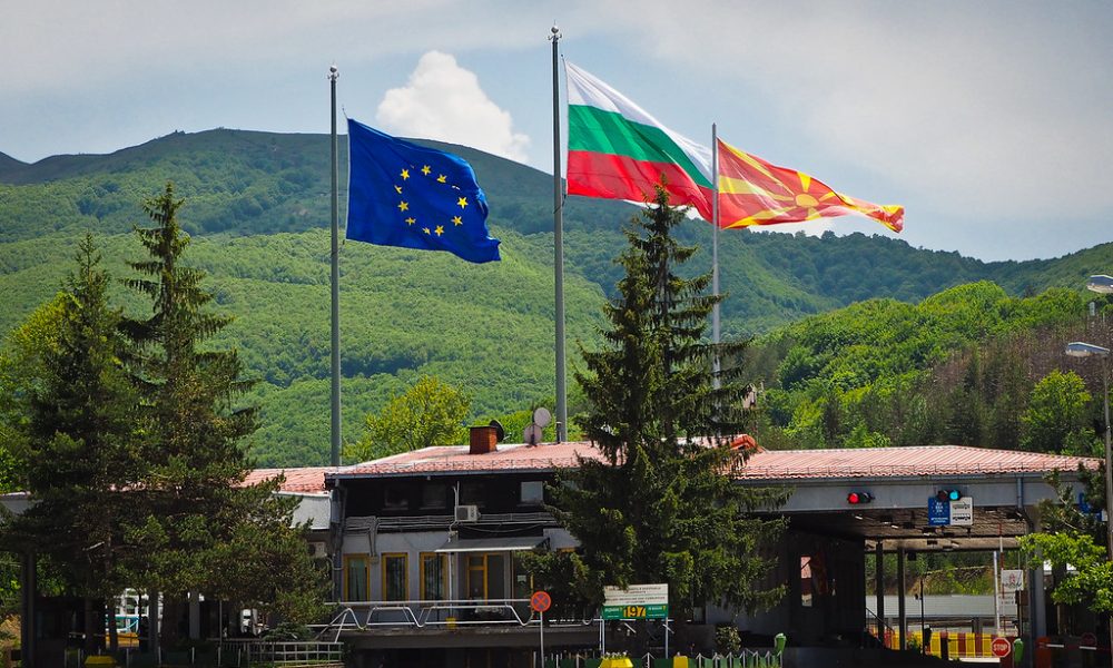 Откажана најавената блокада на трите гранични премини меѓу Бугарија и Македонија