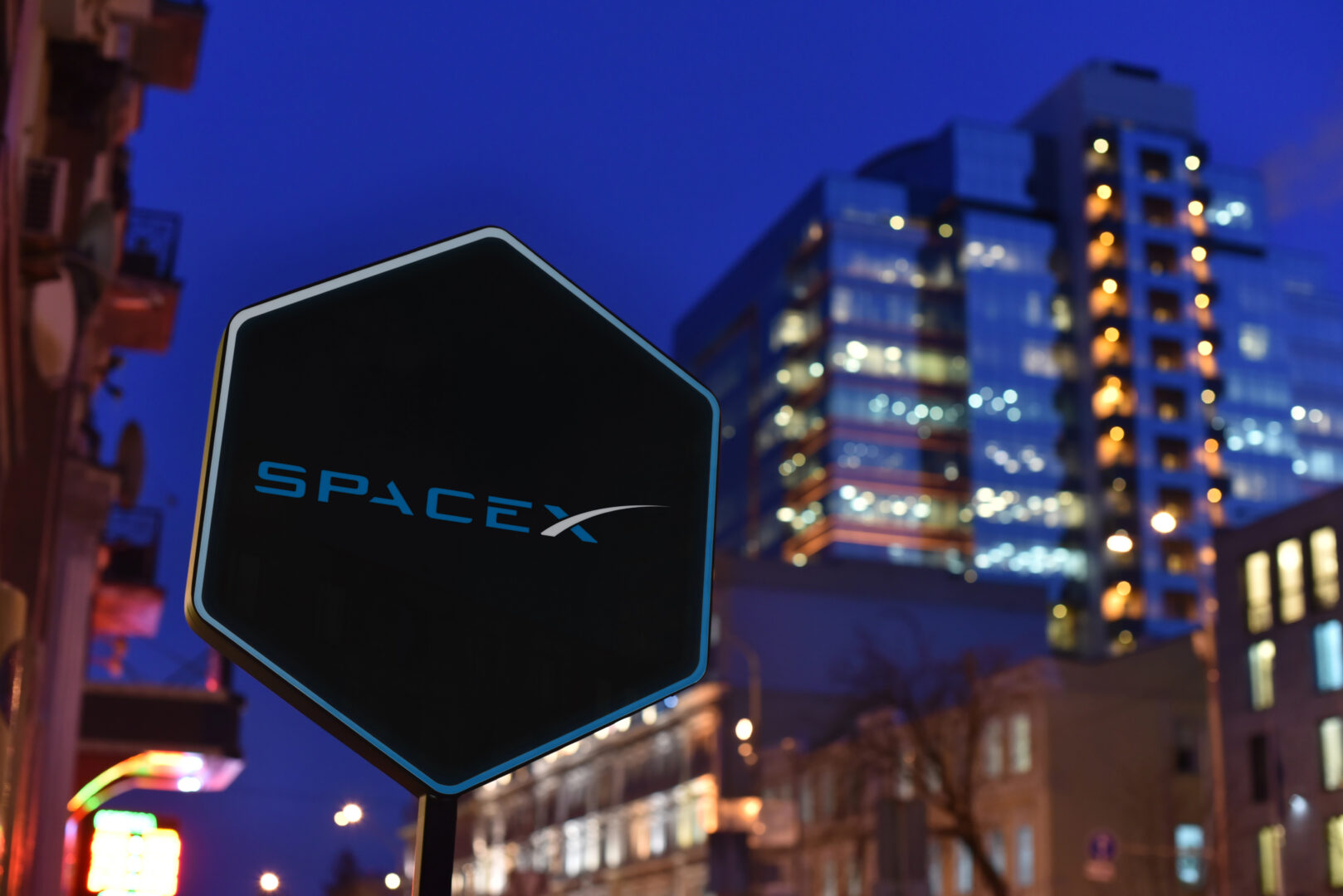 SpaceX собра 85,7 милијарди долари преку рекордна првична јавна понудa
