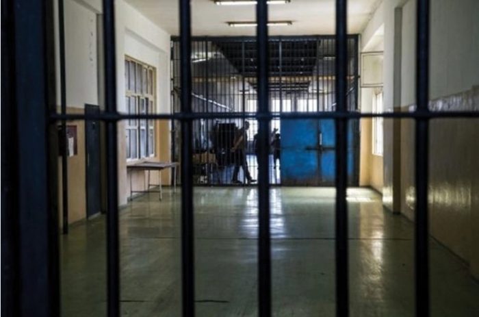 ПРЕСУДА ЗА УБИСТВО ВО МИГ: Затвор 7,5 години за кратовчанката која со нож ги уби сопругот Јован и свекорот Стојан