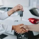 Кој може да си дозволи нов автомобил?