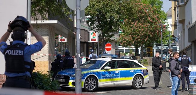 ПЕТМИНА УБИЕНИ ВО ПУКАЊЕ ВО СЕВЕРНА ГЕРМАНИЈА
