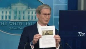 Нова банкнота со ликот на Трамп чека укинување на закон стар 160 години