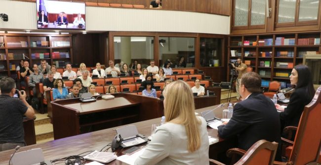 МЕШАЊЕТО НА ВЛАДАТА ВО СУДСТВОТО Е ЗАГАРАНТИРАНО СО 5:1 АКО НЕ ГО ПОВЛЕЧЕТЕ ЗАКОНОТ ЗА СУДСКА СЛУЖБА, РЕКОА СУДСКИТЕ СЛУЖБЕНИЦИ ВО СОБРАНИЕТО ЗА РЕФОРМСКИОТ ЗАКОН НА ФИЛКОВ