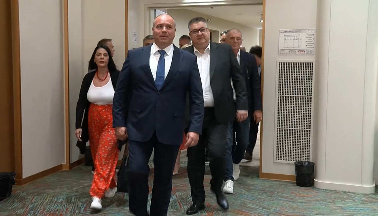 Интензивни преговори за владината реконструкција – конечна одлука во вторник
