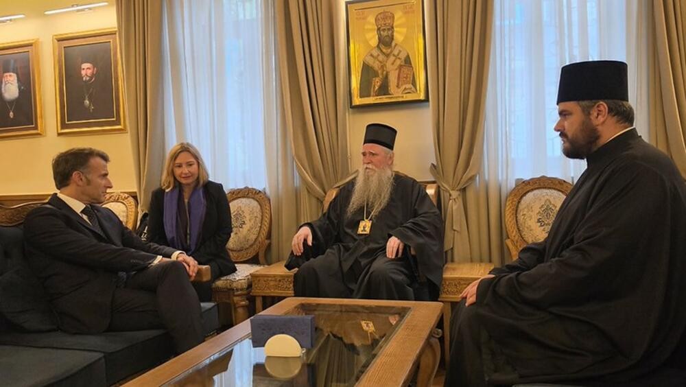 Макрон го посети Цетинскиот манастир во Црна Гора