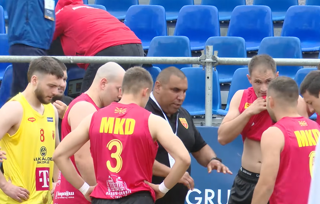 ВО ЖИВО  Македонија – Чешка