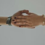 Во Србија речиси половина од мажите сметаат дека тие треба да го имаат последниот збор во домот. Што мислите, како е кај нас?