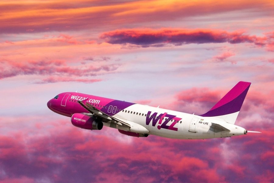 ПАТНИЦИТЕ ЌЕ ГЛЕДААТ ФИЛМОВИ И ВО АВИОНИТЕ НА „WIZZ AIR“: права европска нискобуџетна авиокомпанија што го воведува Starlink во своите авиони