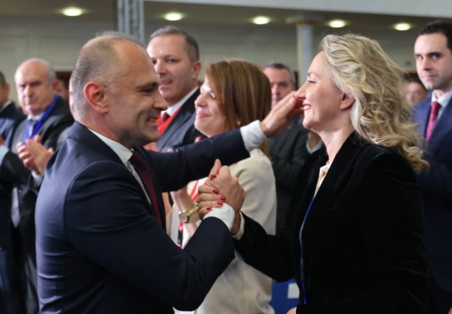 ВМРО-ДПМНЕ: Наместо да се борат за Македонија, во СДС натпревар кој побрзо ќе прифати нови условувања и отстапки