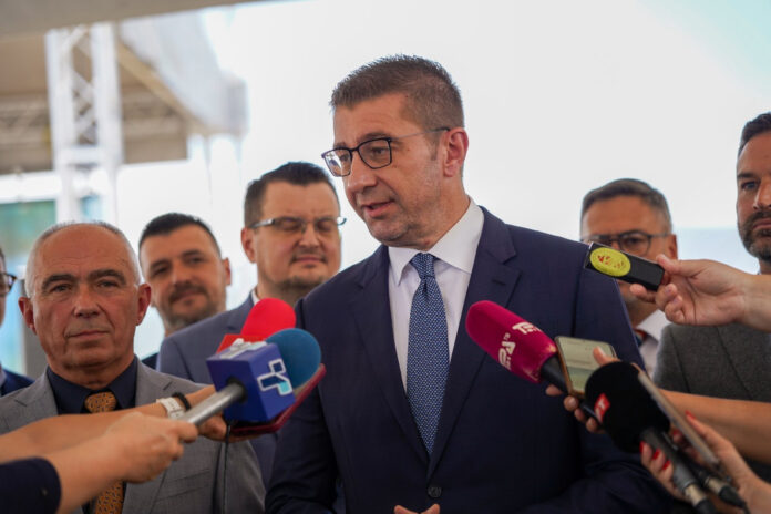 Мицкоски за преговорите со Украина и Молдавија: Нивната опозиција не работи за туѓи влади
