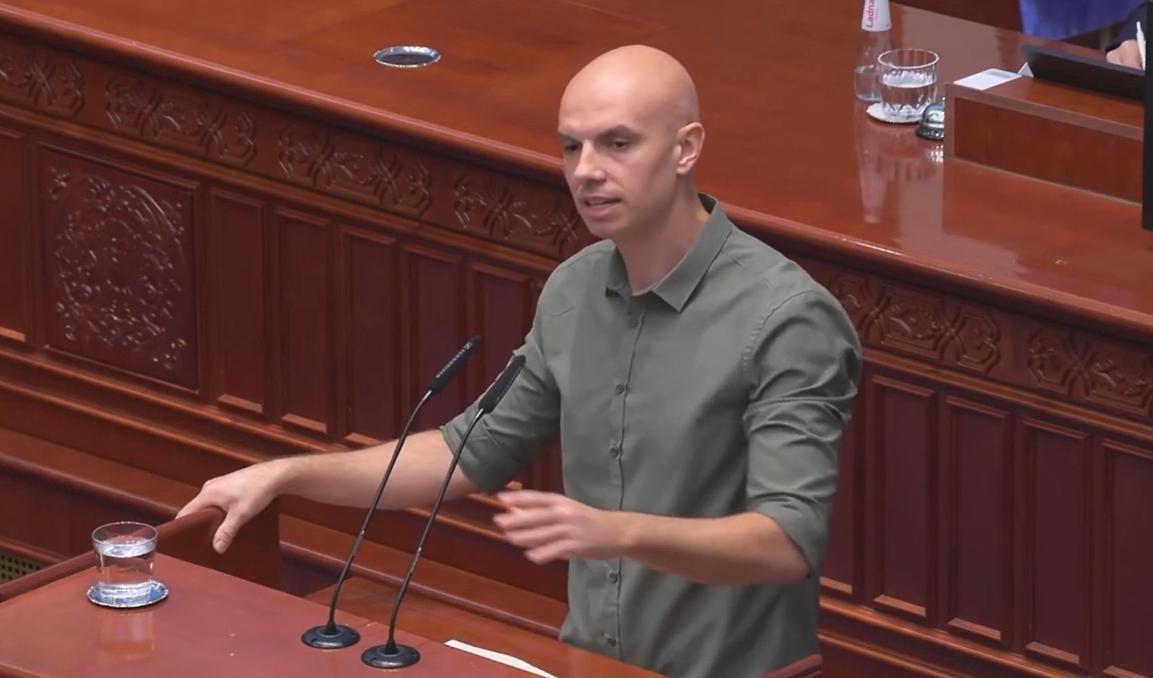 Крмов: Коалиција повторно проработи – ДУИ и ДПМНЕ го прошверцуваа Изборниот законик во собраниска процедура
