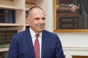 Герапетритис ќе ги посети земјите од регионот, но не и Македонија
