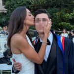 (Фото) Синот на Емина Јаховиќ е матурант: Пејачката во бел долг фустан, а тој во костум, објави емотивни моменти од прославата