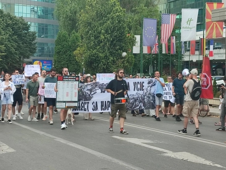Екоактивисти и граѓани на протестен марш „Стоп за Усје“