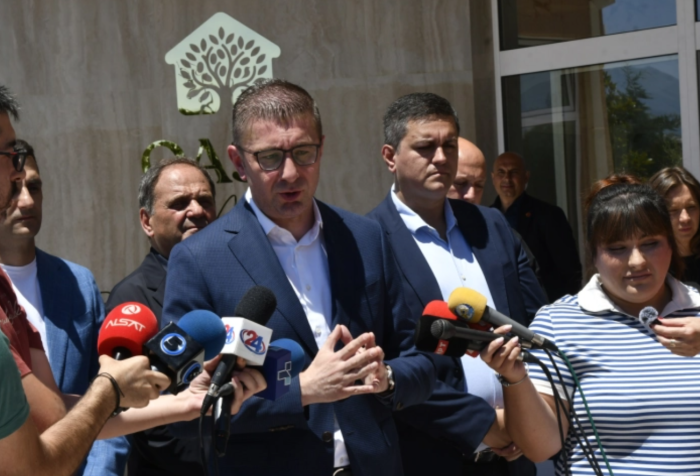 Мицкоски: Нема мигранти, но ќе има брза пруга, се потврди дека СДСМ кажува невистини