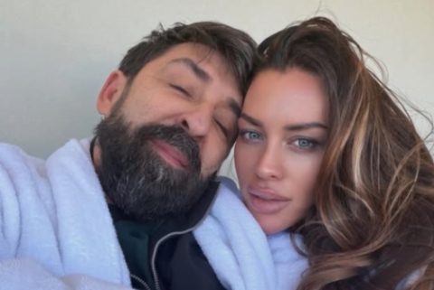 Сопругата на Огњен Амиџиќ во костим за капење: Мина ја покажа својата  фигура по породувањето