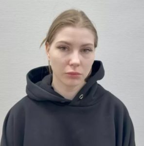 Руски суд осудил девојка затоа што направила наргиле од велигденска торта