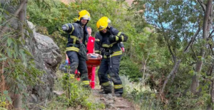 Маж падна од Петроварадинската тврдина – во несвест пренесен во болница