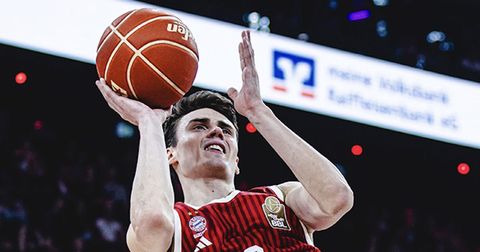 Нено скромен, Баерн до прва победа во финалето против Алба