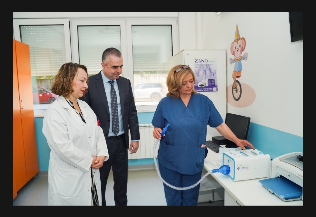 Донација на УНИБанка: Детската клиника Козле доби нов апарат за пациентите со цистична фиброза