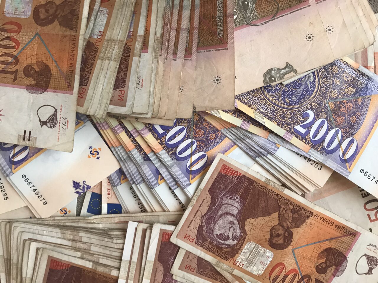 ДРЖАВАТА ДЕЛИ ДО 10.000 ЕВРА ЗА ПОЧНУВАЊЕ НА СОПСТВЕН БИЗНИС: Аплицирањето почна, објавени условите и начинот за пријава!