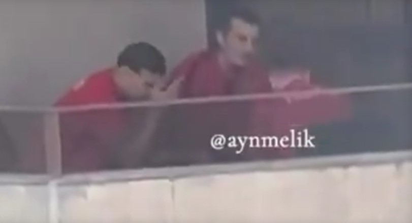 Турски репрезентативци пушат марихуана пред натпреварот со Австралија!? (ВИДЕО)