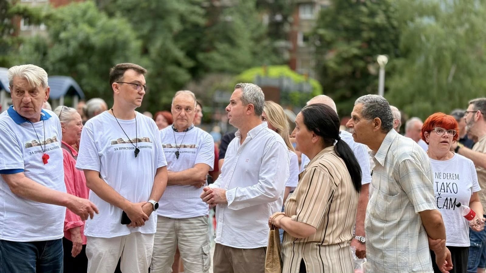 Жителите на Капиштец протестираа против гласната музика што доаѓа од кафе-барот „Интермецо“.