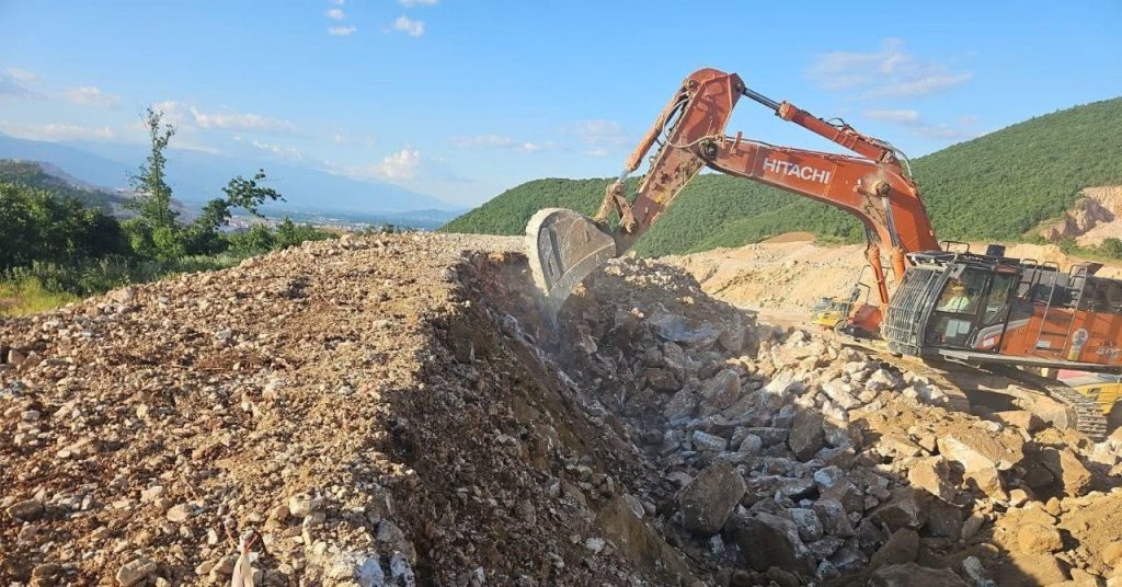 Николоски: Одлично напедува изградбата на автопатот Гостивар – Букојчани