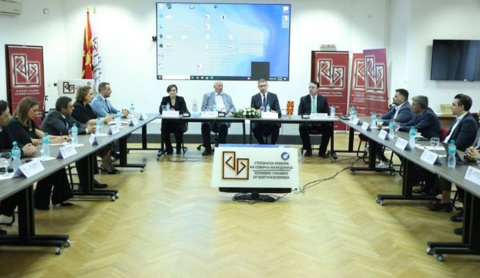 Мицкоски на средби со претставници на стопански комори и градежни компании за реализација на капиталните инвестиции