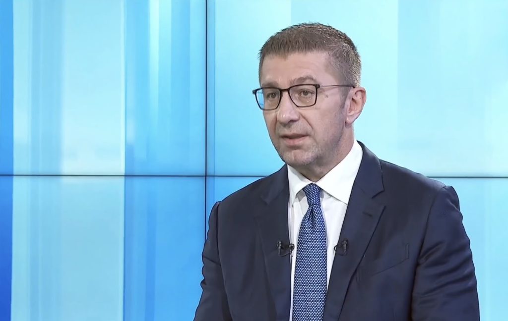 Сторителот е приведен и веќе го признал делото, вели Мицкоски за случајот со опожарените возила на бугарската амбасада
