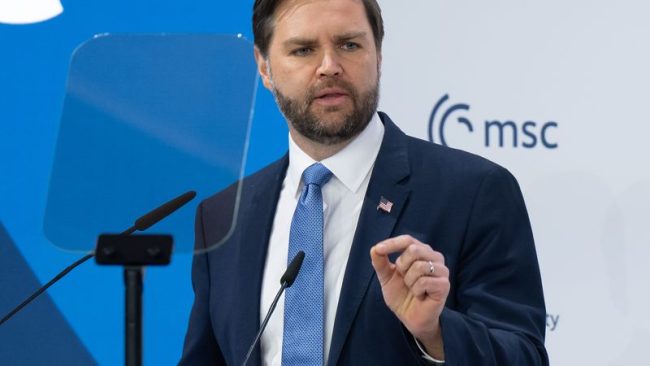 ДА БЕВ ВО ИЗРАЕЛСКАТА ВЛАДА, НЕ БИ ГО КРИТИКУВАЛ ТРАМП, КАЖА ВЕНС