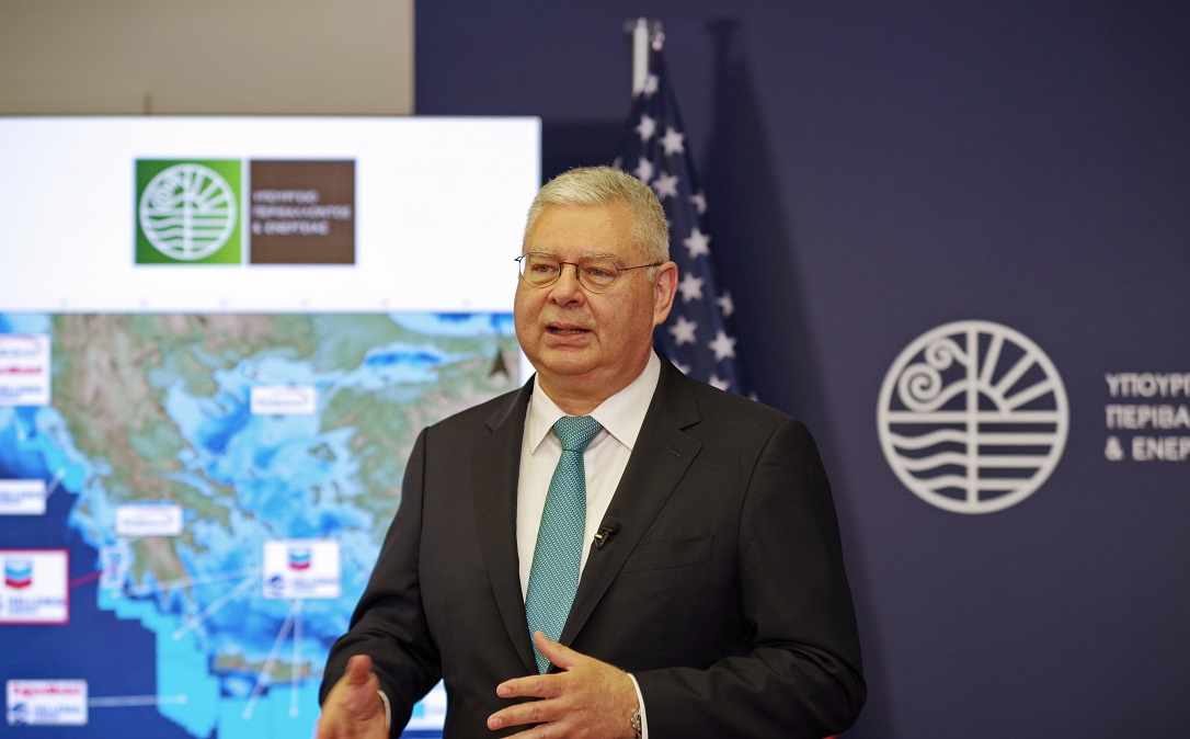 HELLENiQ ENERGY и Chevron го прошируваат стратешкото партнерство со нов договор за истражување во Јонското Море