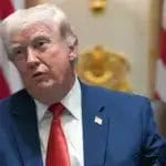 Трамп по новите напади врз Иран: Седнете и опуштете се, сè ќе заврши добро