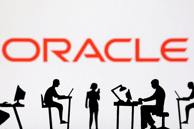 „Оракл“ отпуштил 21.000 вработени поради вештачка интелигенција