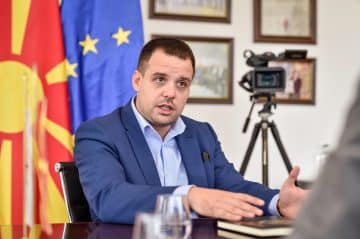 СТЕФАН БОГОЕВ ЗАВРШИ ВО РАЦЕТЕ НА ФИНАНСИСКАТА ПОЛИЦИЈА: Приведен поранешниот директор на Царина, осомничен е за злоупотреби со тендер