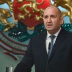 Радев: Бугарија запира со испорака на оружје за Украина