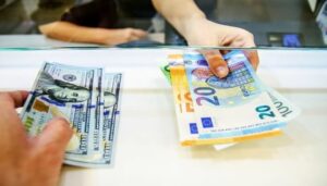 Девизниот курс денес според приватните менувачници во Гостивар и НБРМ