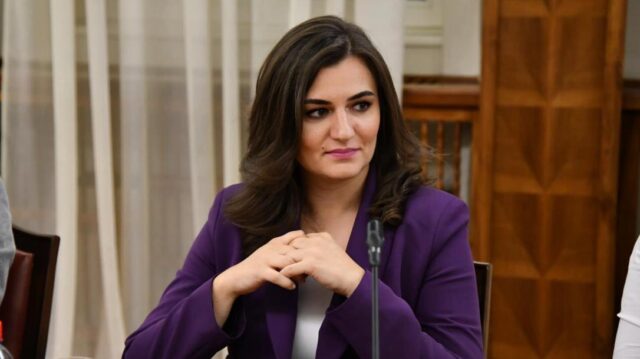 Зајкова за електронско гласање: Ако државата тврди дека системот е доволно безбеден за гласач во Австралија или Германија, тогаш нема ниту еден аргумент истиот да не му биде достапен и на гласачот во Скопје, Тетово, Куманово…