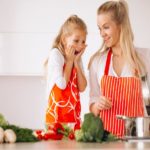 Готвење со децата – забавен начин за учење преку кулинарски вештини