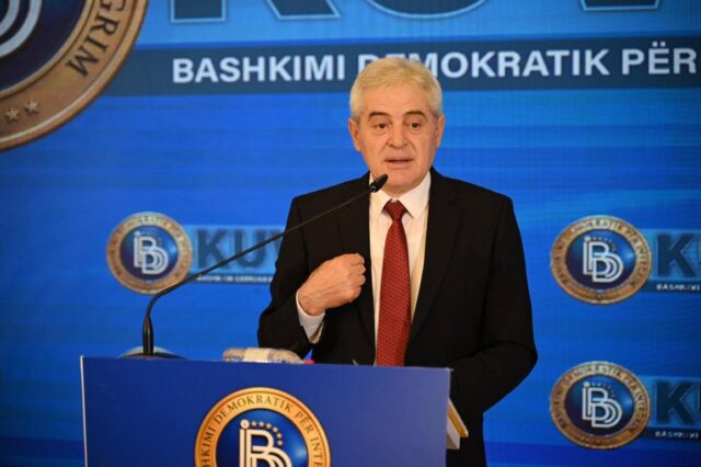 Ахмети за протестите во Албанија: Постојат влијанија од Атина и Белград