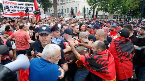 „Албанија не е на продажба“: протести против проектот на Кушнер, се слушнаа и пораки против Израел