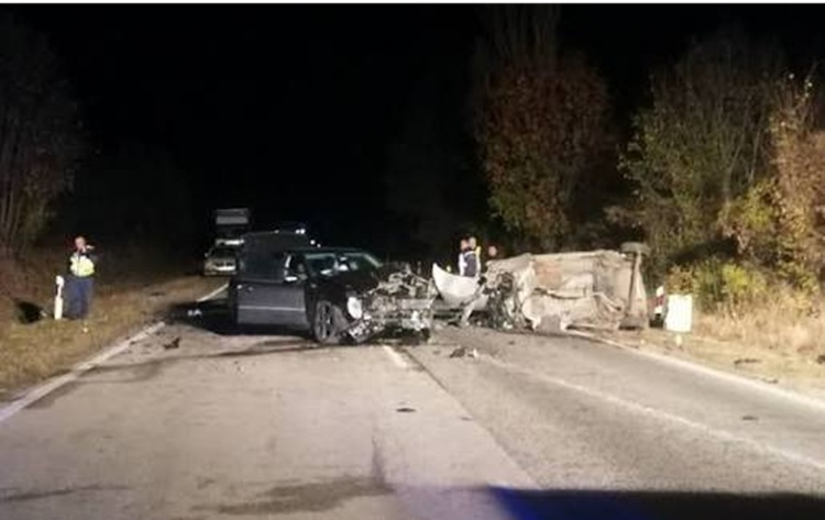 (Видео) Страшна сообраќајка во Софија, летале со над 150 км на час, удриле во автобус и го превртеле