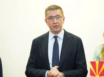 Мицкоски утре на поставување на камен темелник за изградба на нова детска градинка „Пролет“ во Карпош
